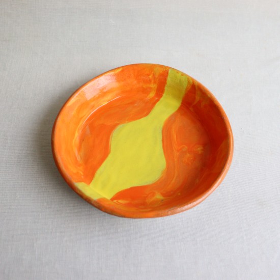 Yellow line ceramic plate