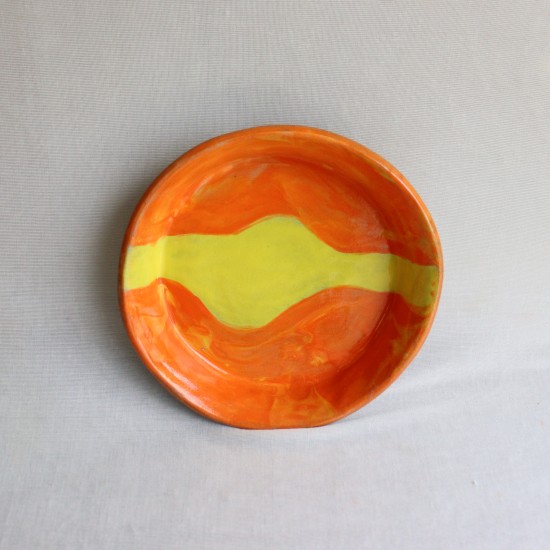 Yellow line ceramic plate