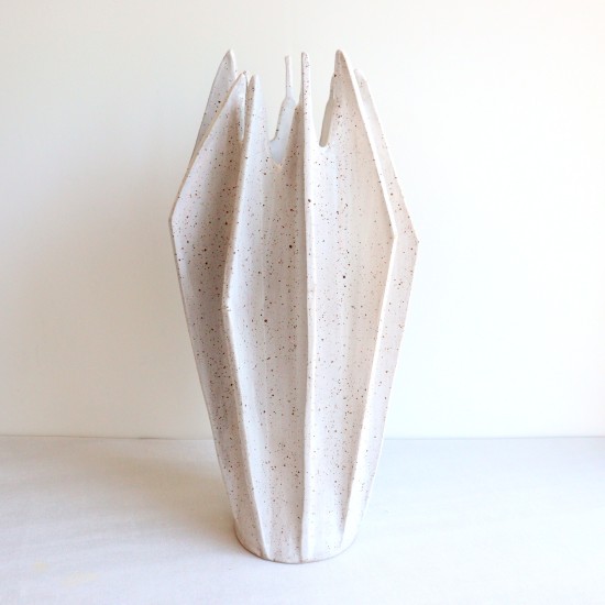 White Crown Ceramic Vase 